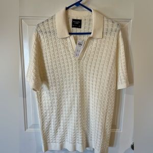 NWT Abercrombie and Fitch men’s cream colored sweater size medium